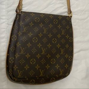 AUTHENTIC LOUIS VUITTON CROSSBODY BAG